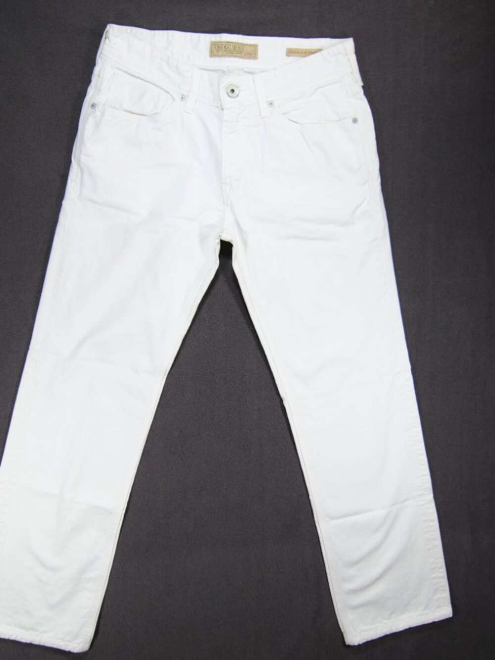 GUESS 1981 "Lincoln" Slim Straight White Denim Jeans — Size 32x30